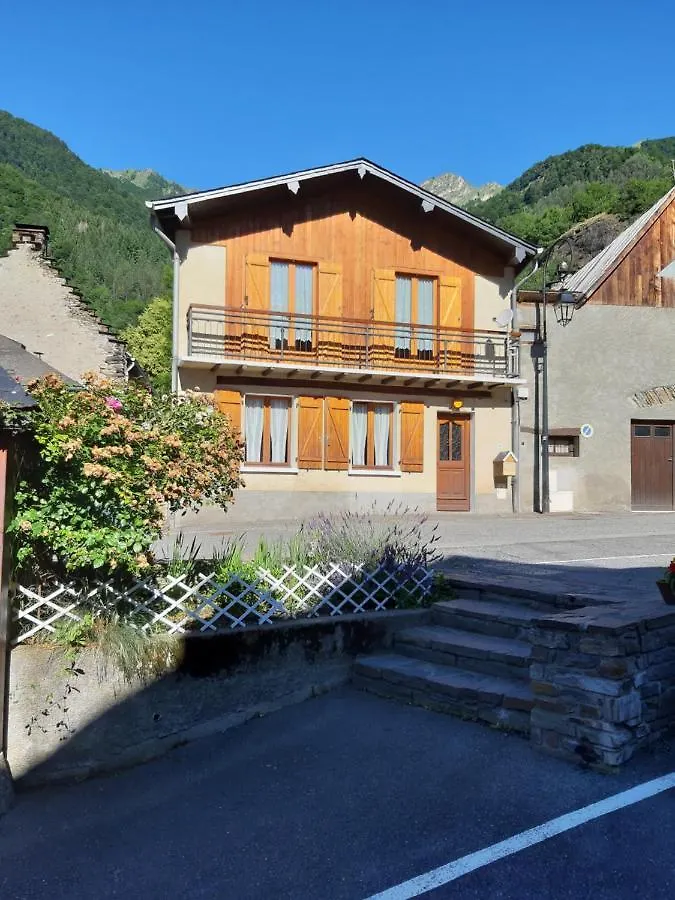 Maison Des Trois Ormeaux Cier-de-Luchon 0*,  Franciaország